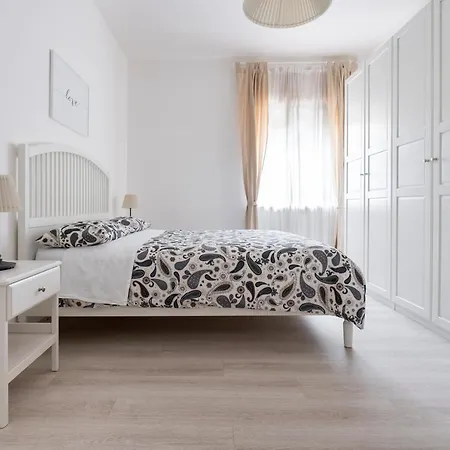 Son Blanc Apartment *